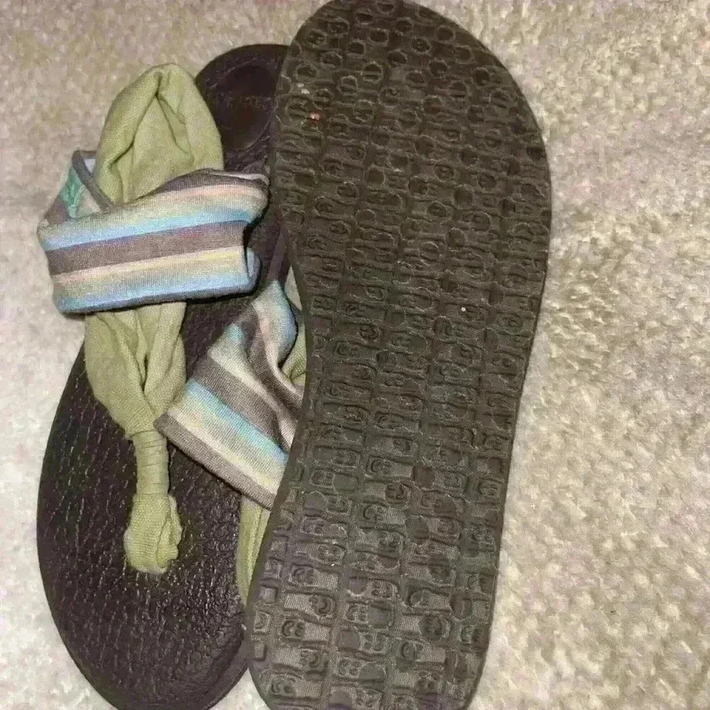 SANUK sandals womens size 6 - Picture 2 of 4